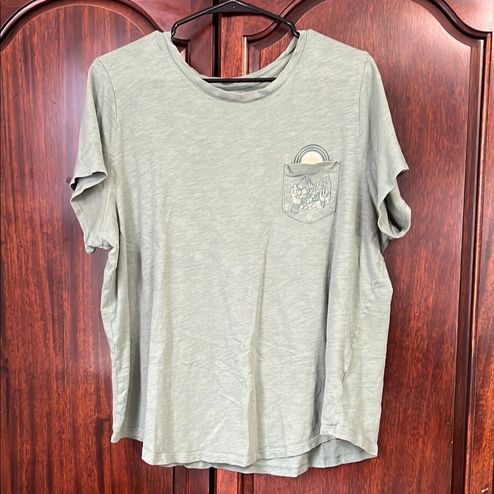Old Navy Women's Size XL Green Graphic T-Shirt